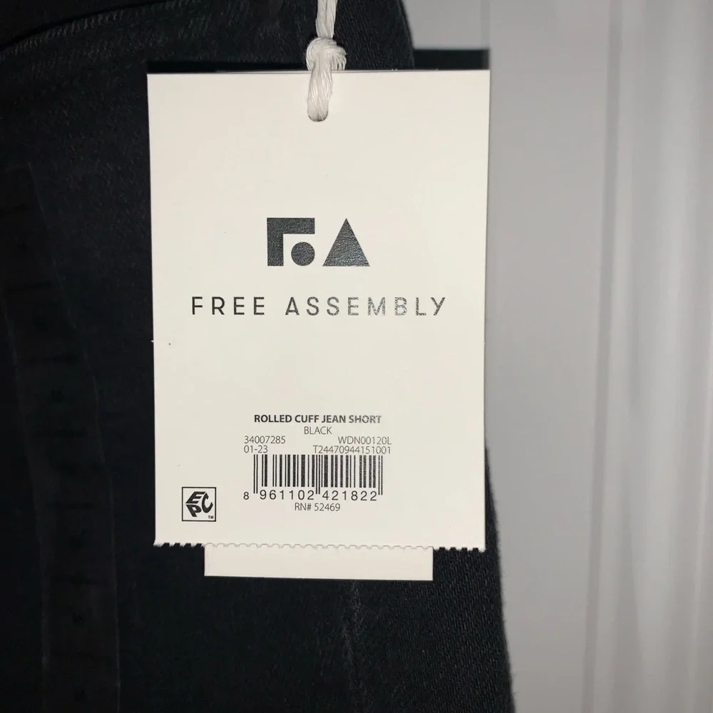 Free Assembly Black Jean Shorts new with tags Size 16